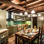 Lemuria Manor, Wine Dark Sea * עיר רודוס