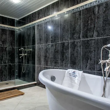 Lemuria Manor, Wine Dark Sea